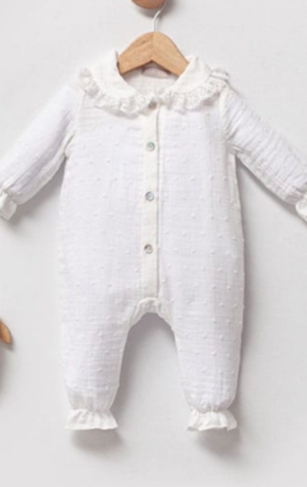 Baby Newborn 10 teiliges Musselin Set mit Rüschen in Ecru ***Lieferung in 3-4 Wochen***