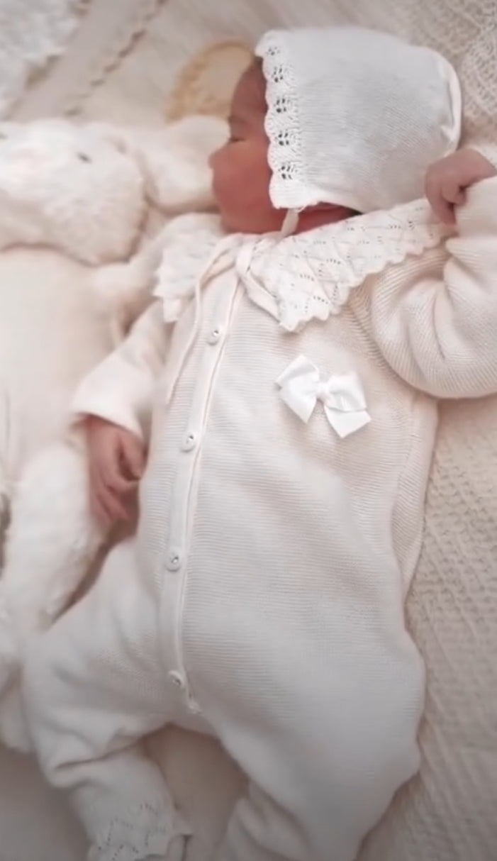 Baby Newborn 5 Teilig Strickset - Häkelmotiv Creme
0-3 Monate