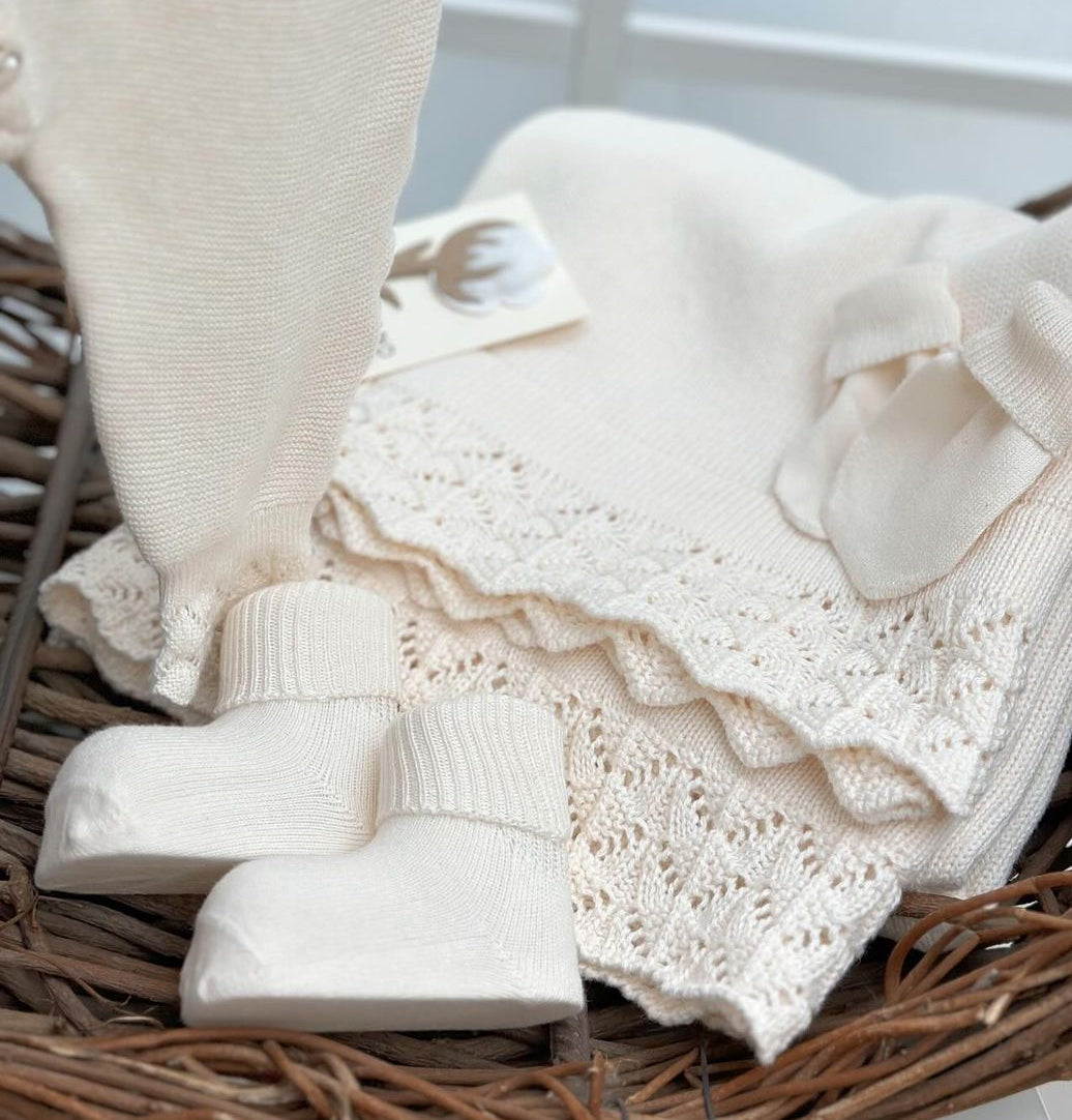 Baby Newborn 5 Teilig Strickset - Häkelmotiv Creme ***beliebt
