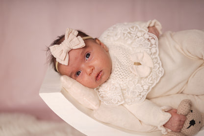 Baby Newborn 5 Teilig Strickset - Luxuriöse Spitzendetail und Schleife Creme ⭐️Bestseller⭐️
