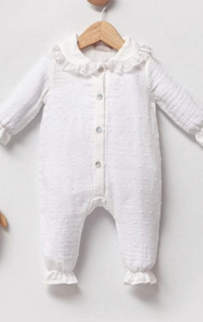Baby Newborn 10 teiliges Musselin Set mit Rüschen in Ecru ***Lieferung in 3-4 Wochen***
