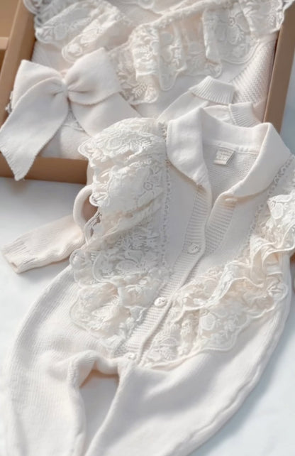 Baby Newborn 5 Teilig Strickset - Deluxe - Spitzendetail - Blume - Creme ⭐️Sehr beliebt⭐️
