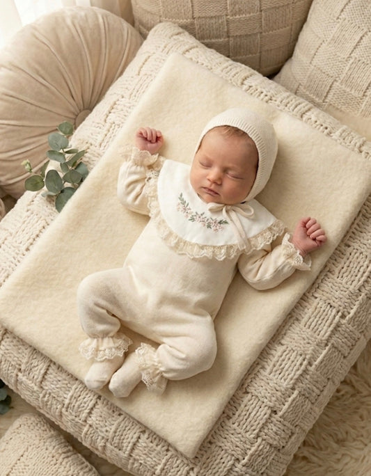 Baby Newborn Samt/Spitzendetail 5 Teilig mit Stickerei - Creme