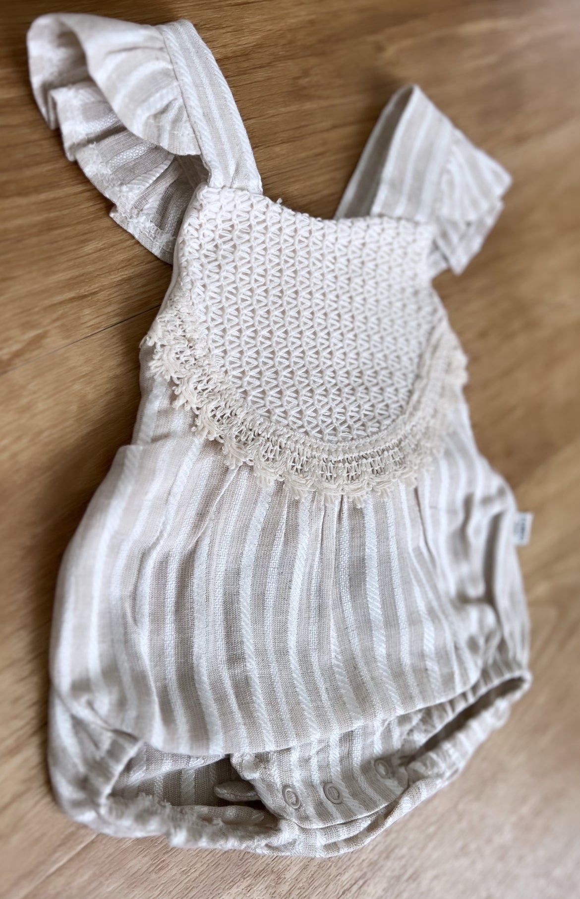 Baby Romper Musselin Rüschen - Beige
0-1 Monat