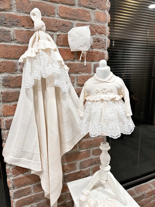 Baby Newborn 5 Teilig Strickset - Spitzendetail - Kleid - Creme  
Baby Deluxe Kleid 