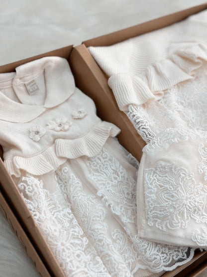 Baby Newborn 5 Teilig Strickset - Spitzendetail - Kleid - Creme