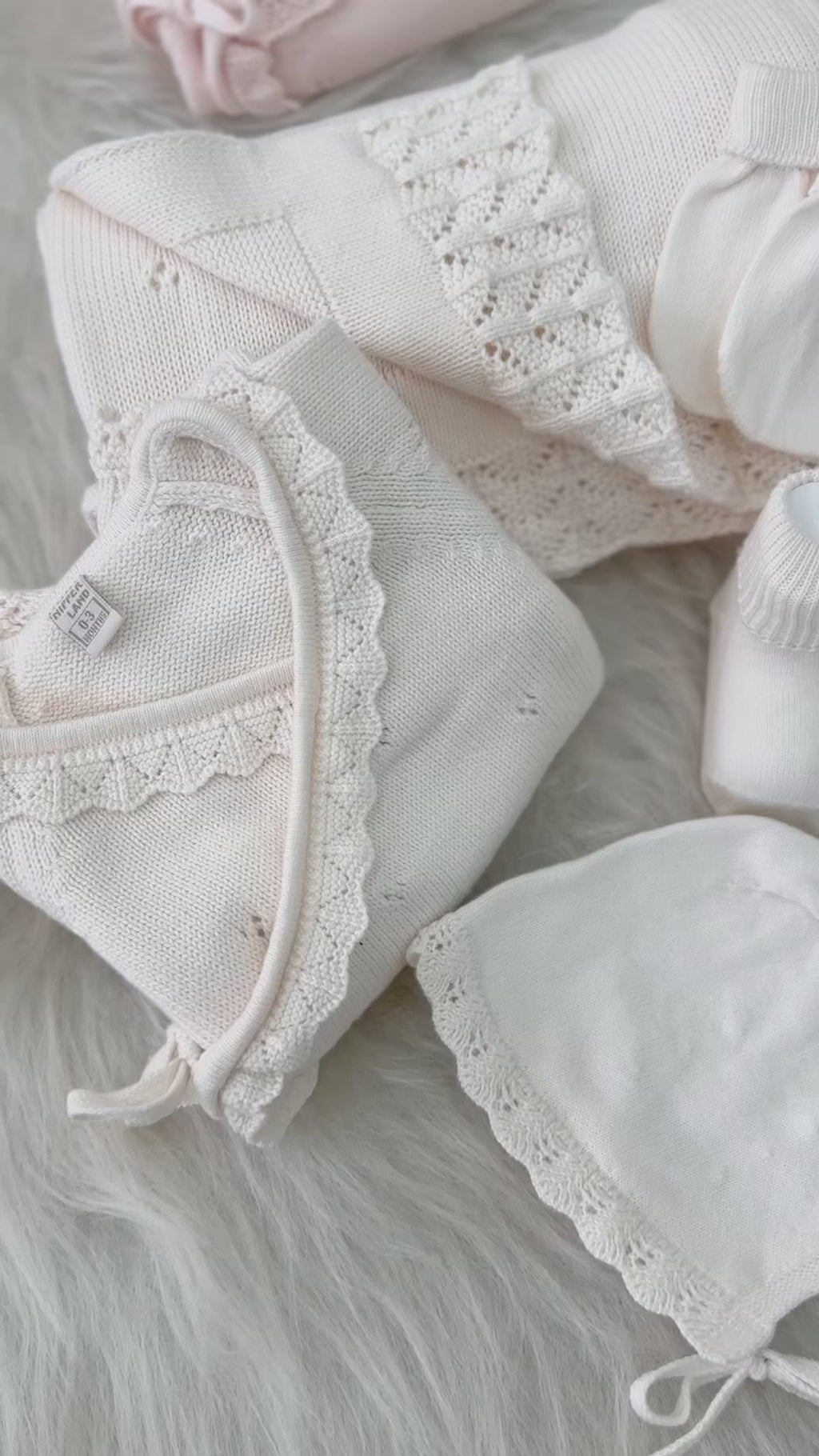 Baby Newborn 5 Teilig Strickset - Wickeloverall - Creme ***Lieferung in 3-4 Wochen***