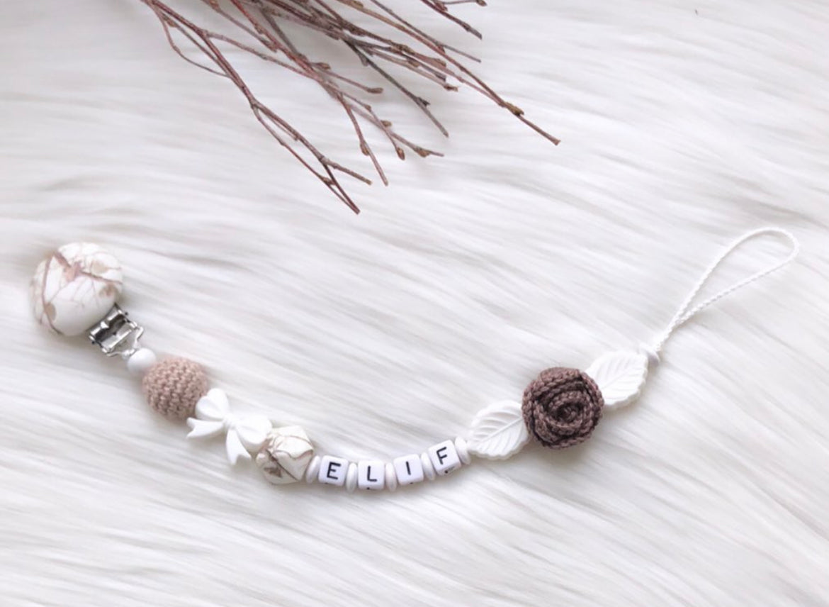 Schnullerkette mit Name Lilli