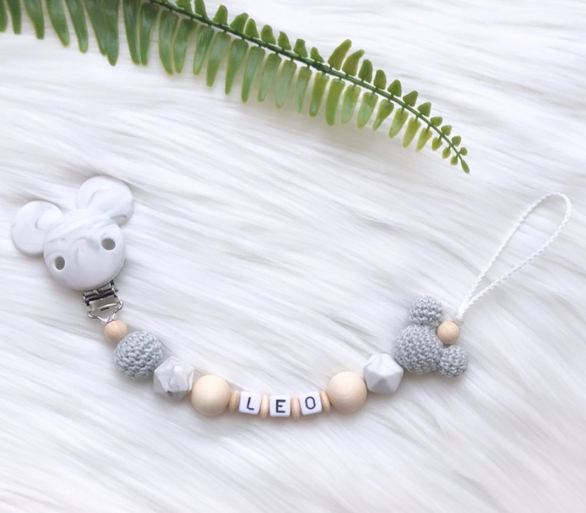 Schnullerkette mit Name Leo