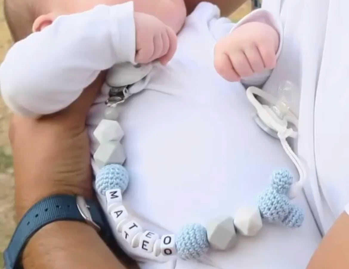 Schnullerkette mit Name Mateo