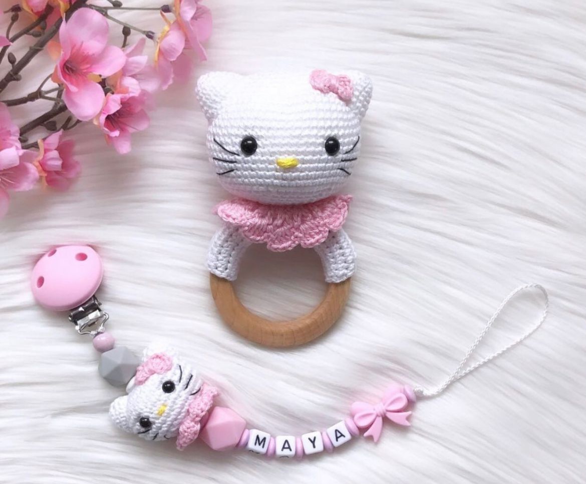 Schnullerkette Rassel Hello Kitty Rosa
Häkelkopf Handmade
Baby Häkelartikel